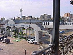 Archivo:Entrada al Puerto de Tampico México