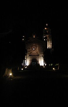 Archivo:Exconvento de Yecapixtla, foto nocturna, mayo de 2010.