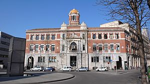 Archivo:Girona.edifici.servei.postal