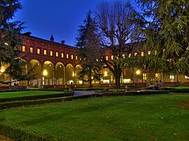 HDR - Chiostro Università Cattolica.jpg