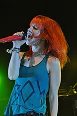 Archivo:Hayley Williams - concierto de Paramore en Bogotá, Colombia (2011) - 5569060233