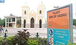 Iglesia de Santa Lucia en la plaza Son de Negro.jpg