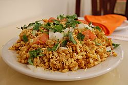 Archivo:Indian cuisine-Chaat-Bhelpuri-03