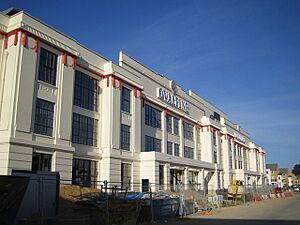 Archivo:Kings Langley, Former Ovaltine factory - geograph.org.uk - 272923