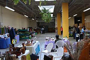 Archivo:La Palma - Brena Alta - LP-202 - Parque de Los Alamos - Agromercado de Brena Alta in 02 ies