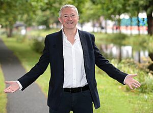Archivo:Louis Walsh Junk Kouture