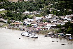 MINISTRO DE DEFENSA PARTICIPÓ EN INAUGURACIÓN DE PLATAFORMA SOCIAL ITINERANTE EN LA AMAZONÍA (8991403695).jpg