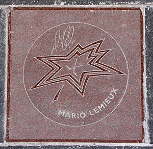 Archivo:Mario Lemieux star on Walk of Fame adjusted
