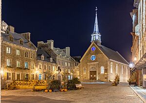 Archivo:Place Royale at night, Vieux-Québec, Quebec ville, Canada