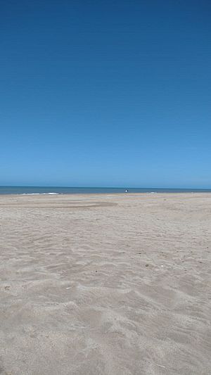 Archivo:Playa de Mar Azul en septiembre 2021