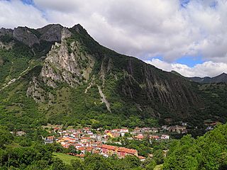 Pola de Somiedo (Somiedo, Asturias).jpg
