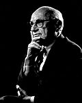 Archivo:Portrait of Milton Friedman