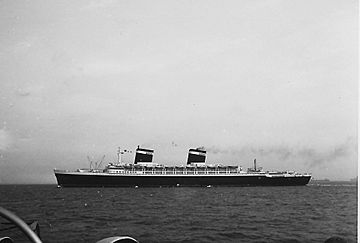 Archivo:SS United States on maiden voyage from Southampton