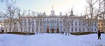 Archivo:Sede del Tribunal Supremo de España (Madrid) 01b