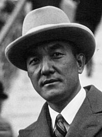 Archivo:Sessue Hayakawa in 1923 (cropped)