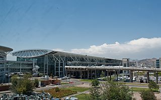 Terminal Aeropuerto Pudahuel.jpg