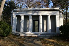 Archivo:W.C. mausoleum