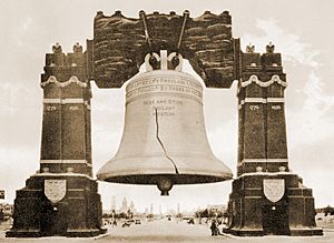 Archivo:1926 Sesqui-Centennial Exposition "Luminous Liberty Bell", Philadelphia, PA