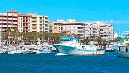 Vista del puerto de Adra