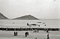 Aterrizaje en la playa de la Concha del bombardero modelo Heinkel 111, que venía directamente desde Noruega de Léon Degrelle, piloto belga y cabeza del partido nazi en Bélgica en la Segunda... (5 de 5) - Fondo Car-Kutxa Fototeka