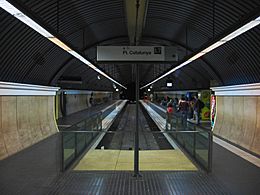 Archivo:Barcelona Metro - Avinguda Tibidabo