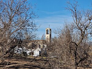 Archivo:Campanario de la Iglesia de San Isidro, en Romilla la Nueva (Granada)