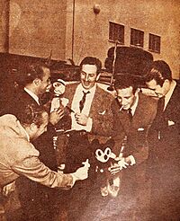 Archivo:Encuentro de representantes de Universidad Católica con Walt Disney