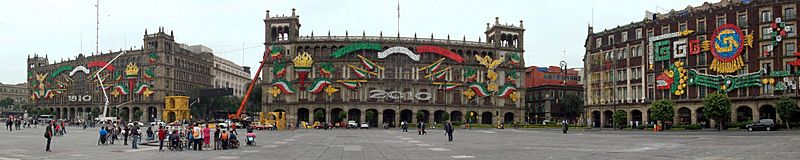 Archivo:Federal District buildings on Zocalo Mexico City