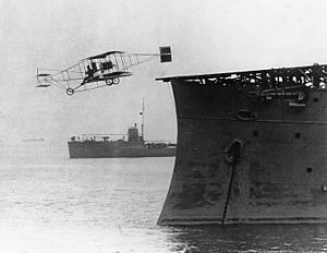 Archivo:First airplane takeoff from a warship