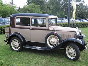 Archivo:Ford A Tudor Sedan, 1930