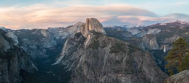 Archivo:Glacier Point at Sunset, Yosemite NP, CA, US - Diliff