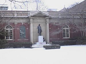 Archivo:HWB in the Snow