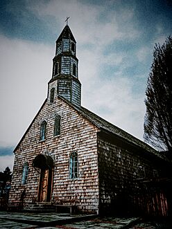 Archivo:Iglesia de Cochamó
