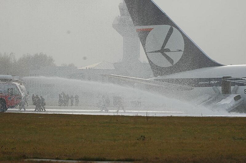 Lot Flight 16 firefighting action