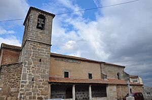 Archivo:Mesegar de Corneja-iglesia1