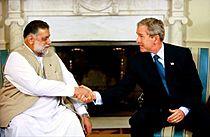 Archivo:Mir Zafarullah Khan Jamali with Bush