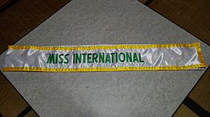Archivo:Miss International Sash