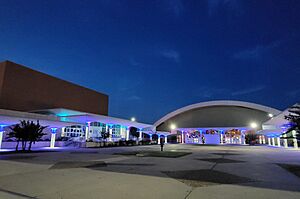 Archivo:Monroe Civic Center - Monroe, Louisiana