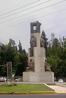 Archivo:Monumento a la Revolución en Pachuca