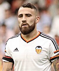 Archivo:Nicolás Otamendi 2015 (cropped)