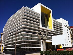 Archivo:Nuevo Ayuntamiento de Quintanar del Rey