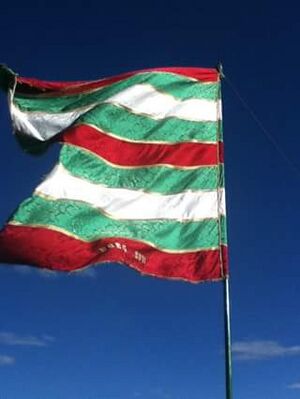 Archivo:Pendón huerga de garaballes