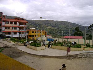 Archivo:Plaza de Armas - Chavinillo 02091