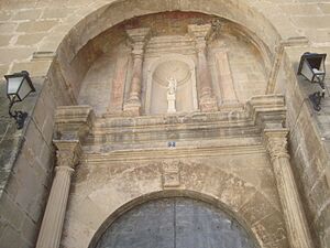 Archivo:Portada de la iglesia parroquial de San Miguel, en Torrecilla de Alcañiz