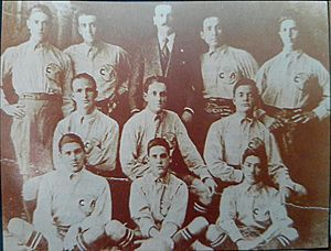 Archivo:Primera foto del América