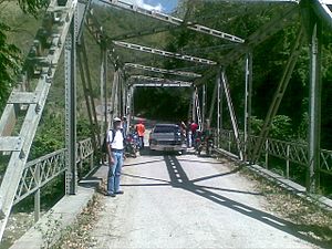 Archivo:Puente Tácata sobre el río Tuy, en los límites entre las parroquias Tácata y Paracotos (Sur)