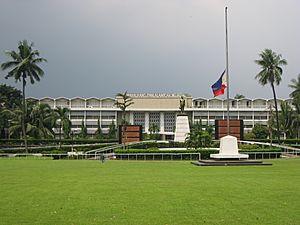 Archivo:Rizal Provincial Capitol