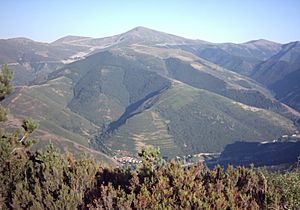 Archivo:San Lorenzo desde El hombre