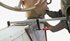 Archivo:TGK work man concrete 1 c75