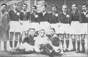Archivo:USSR national football team (1924)